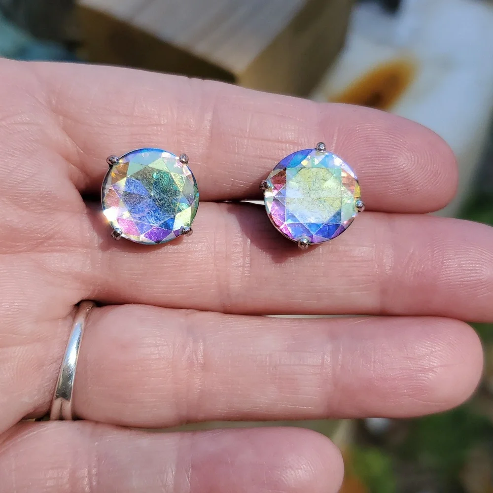 Kate spade iridescent gumdrop stud earrings gently used beautiful eye catching!